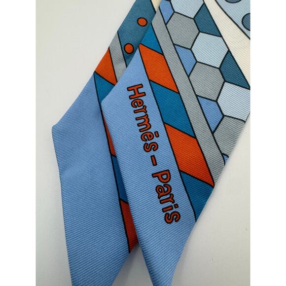Hermès “Les Cles Bandana” Silk Twilly in Blue, Orange & Cream - Picture 2 of 4